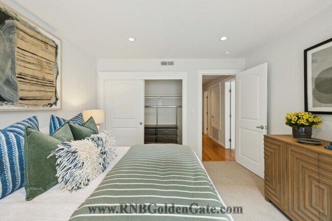Building Photo - Gorgeous 3 bedroom, 2 and a half bathroom condo in Bernal Park for rent!