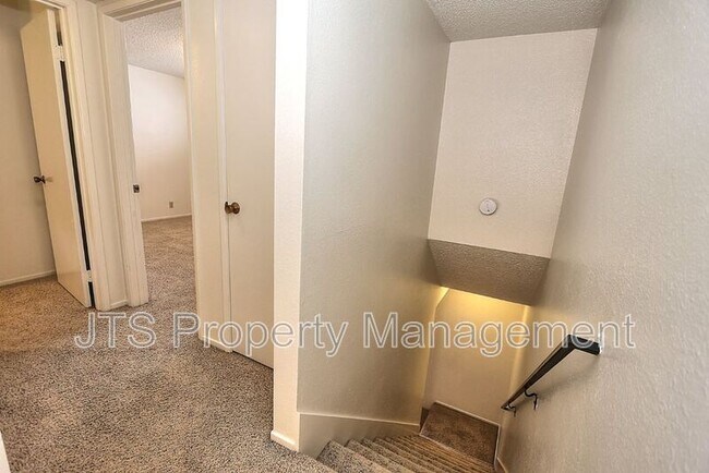 Building Photo - 2722 26th St