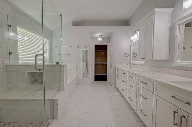 Building Photo - 3827 Garden Way