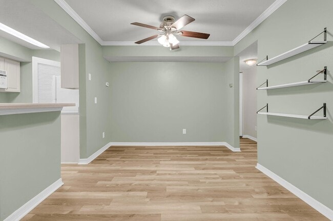 Building Photo - 1850 Montclair Dr