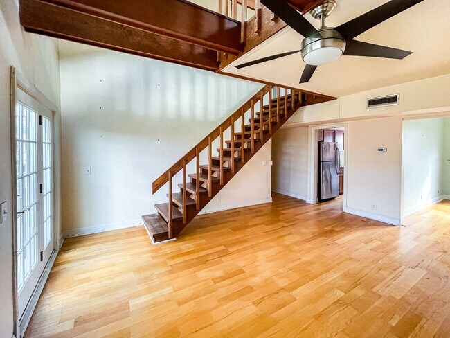 Building Photo - Charming Condo in Historic San Marco with River Views