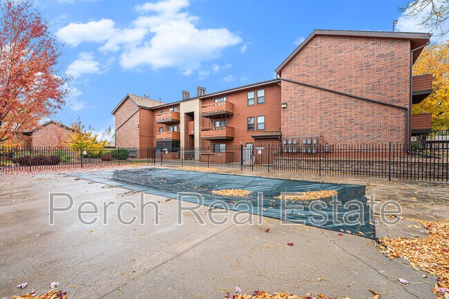 Building Photo - 7040 W 20th Ave