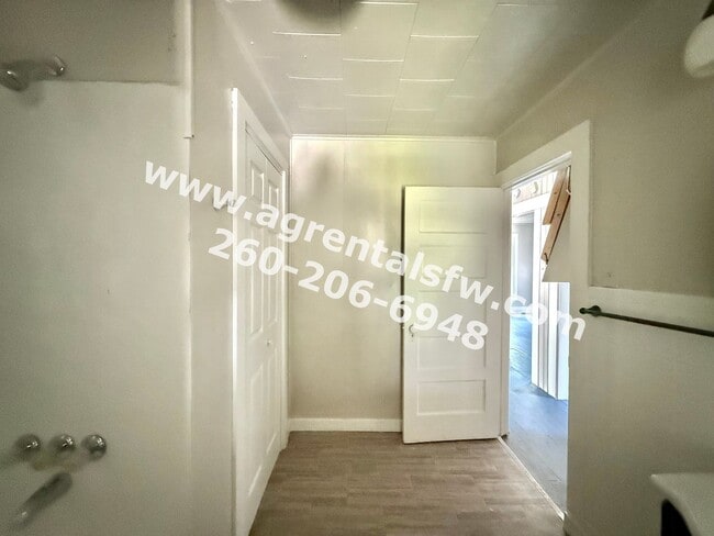 Building Photo - 4 Bedroom Home - Section 8 OK!