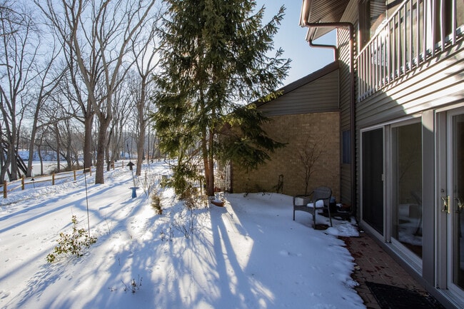 Building Photo - 24 Danbury Ct