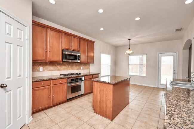 Building Photo - 2523 Sunstone Ln