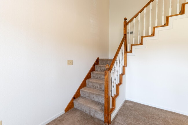 Building Photo - 4919 W Millbrook Dr