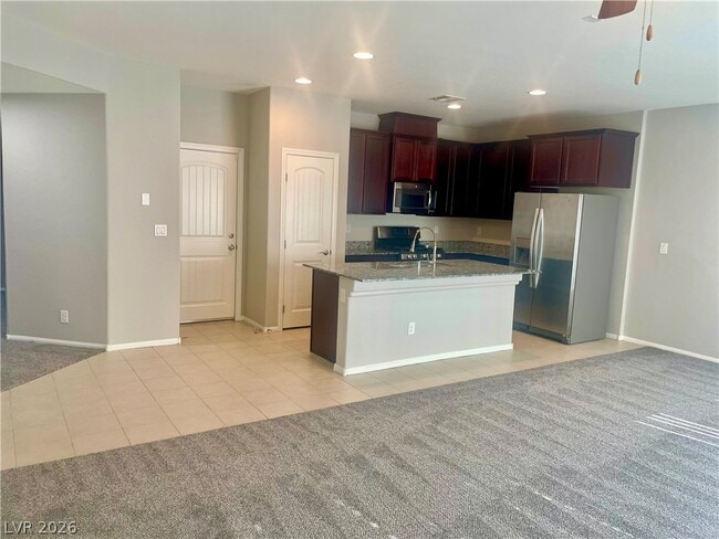 Building Photo - 8365 S Pioneer Way