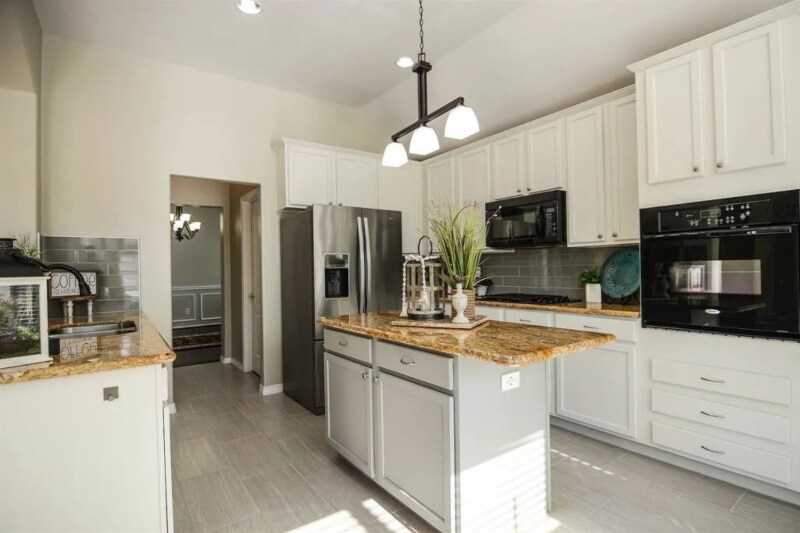 Building Photo - 24802 Jillian Way Ct