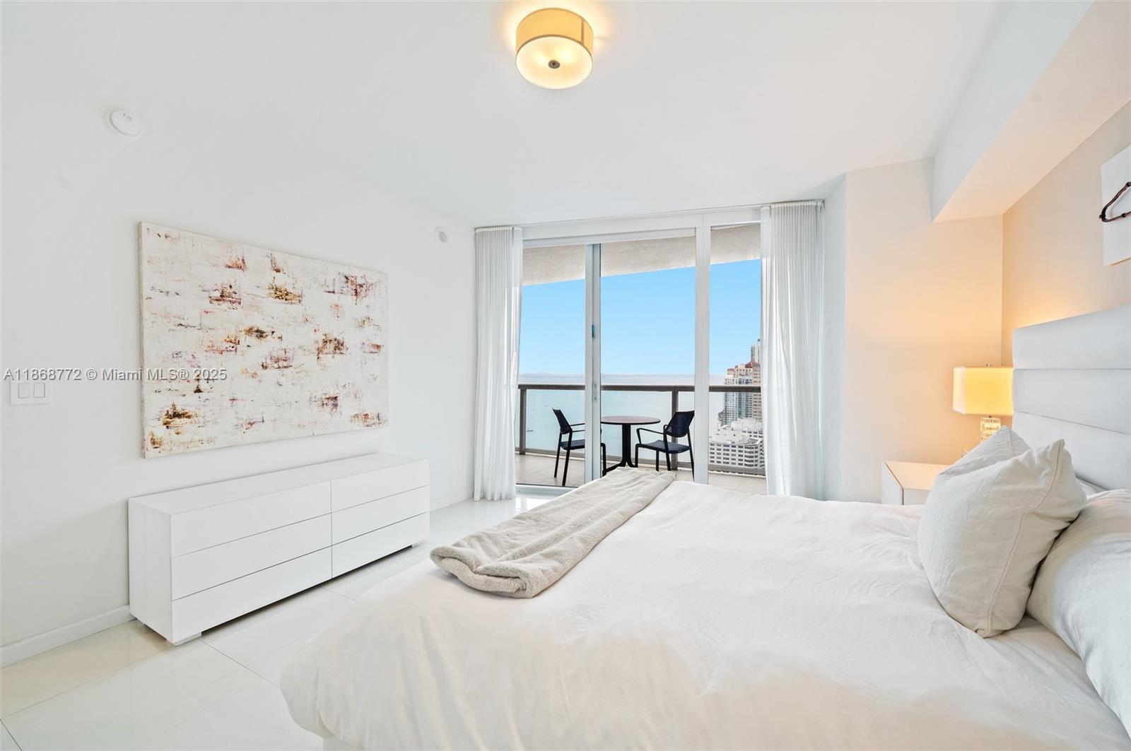 Building Photo - 495 Brickell Ave