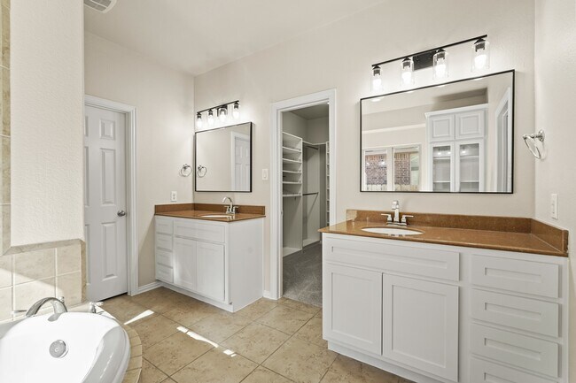 Building Photo - 10335 Belvamera Rd