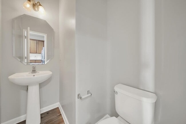 Building Photo - Lovely 3 Bed 2.5 Bath Townhome in Mint Hill!