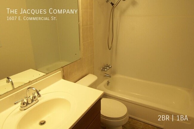 Building Photo - 1607 E Commercial St