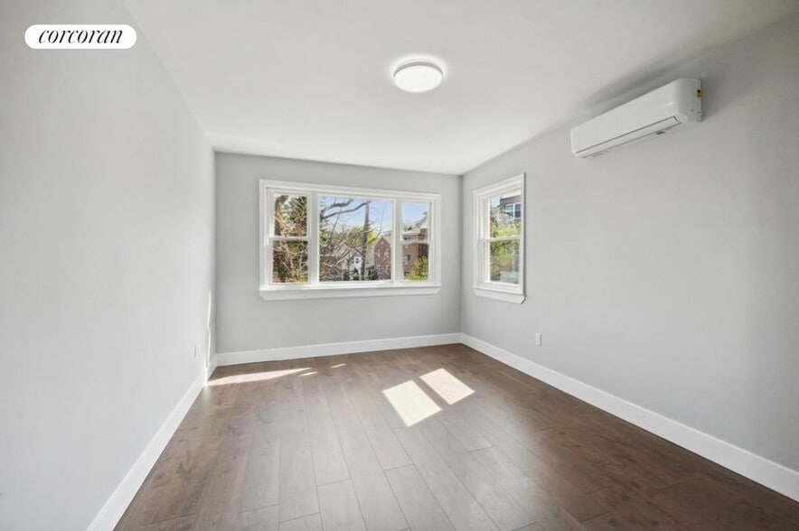 Building Photo - 224 W 252nd St