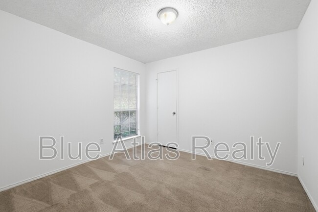 Building Photo - 4101 Gentle Springs Dr