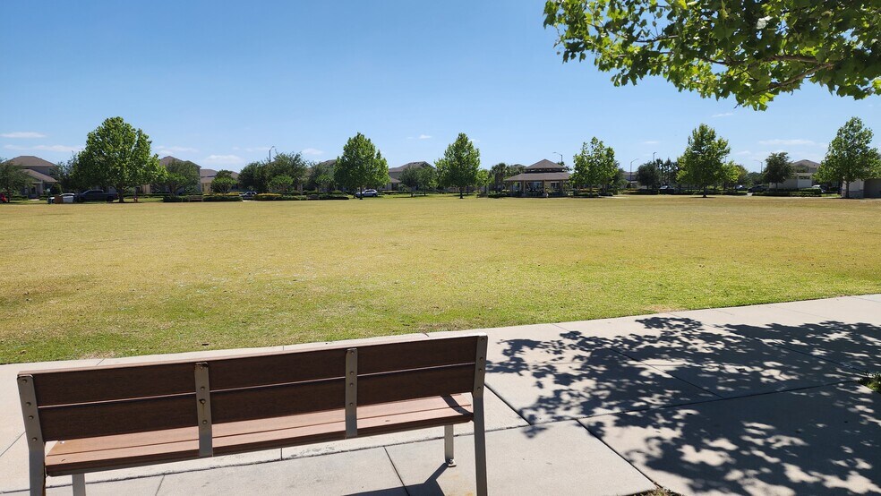 Building Photo - 16749 Harper Cove Dr