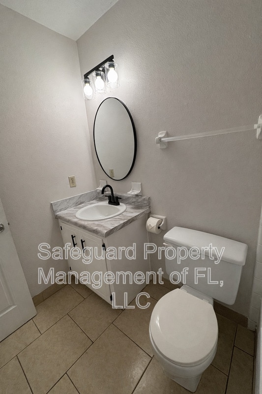 Building Photo - 4185 Ravenwood Dr