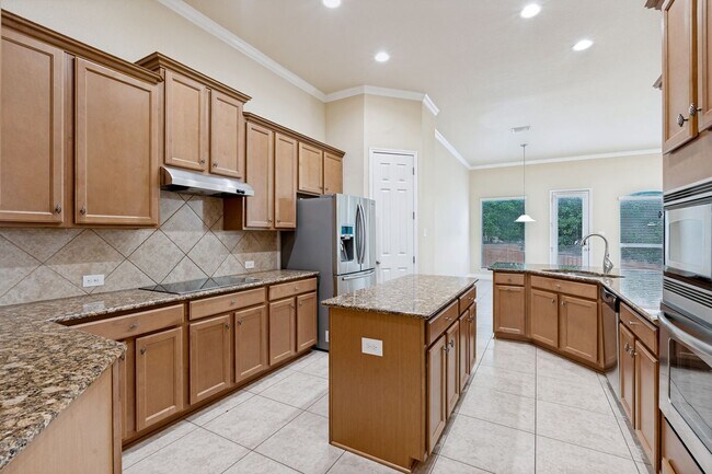 Building Photo - 23214 Crest View Way