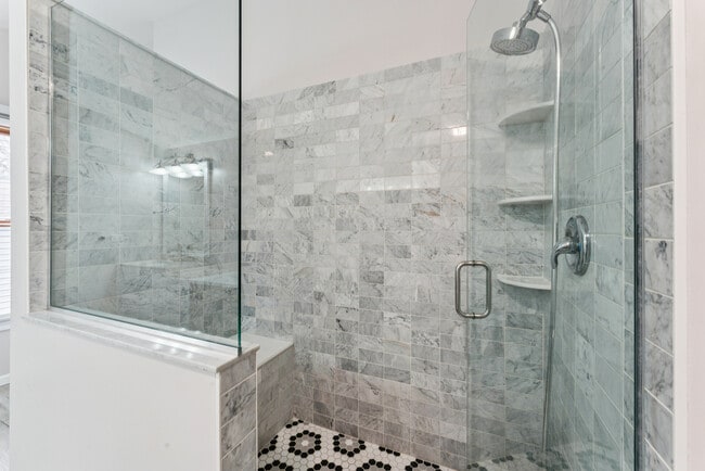 Building Photo - 310 Spring Creek Cir