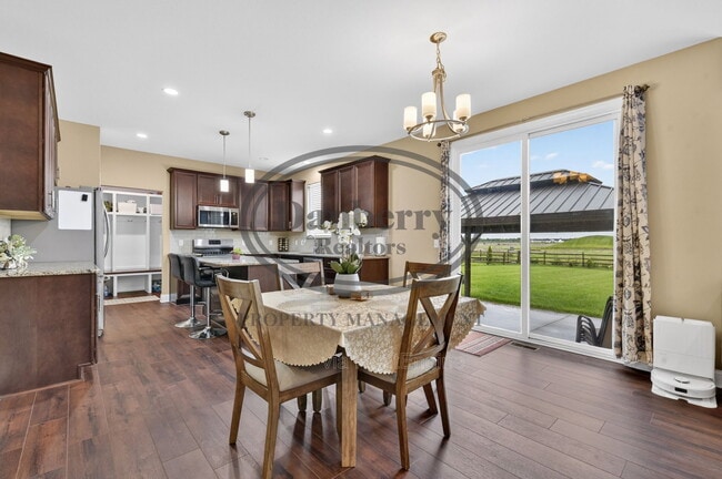 Building Photo - 24989 Reddington Ct