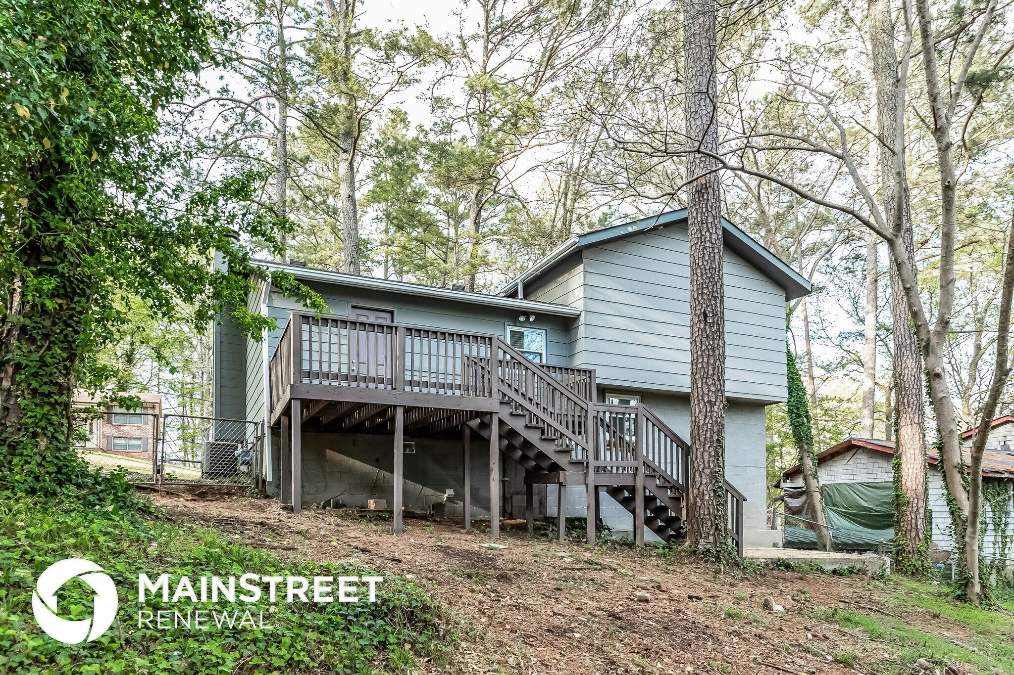 Building Photo - 1717 Bobolink Ln NE