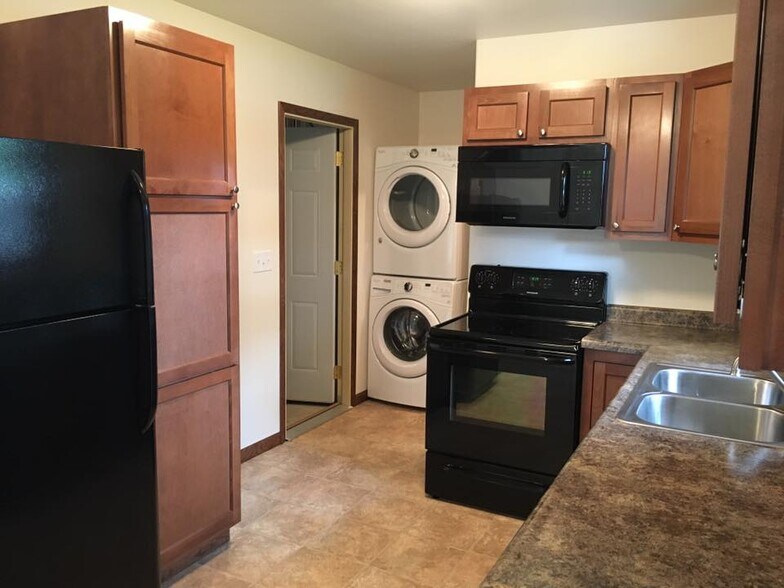 Building Photo - 208 E 2nd Ave