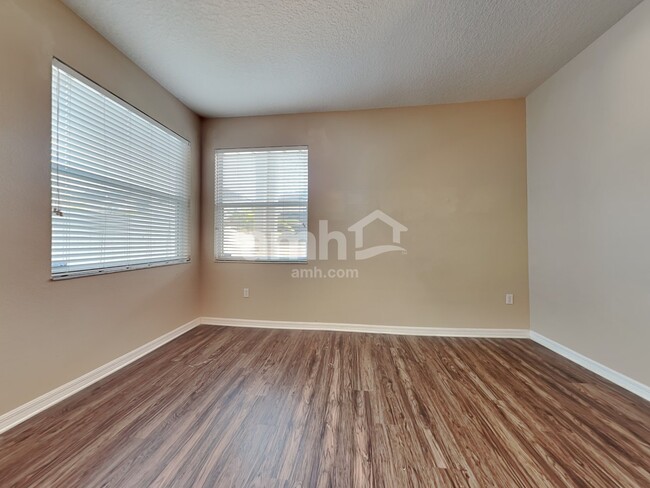 Building Photo - 8837 Royal Enclave Blvd