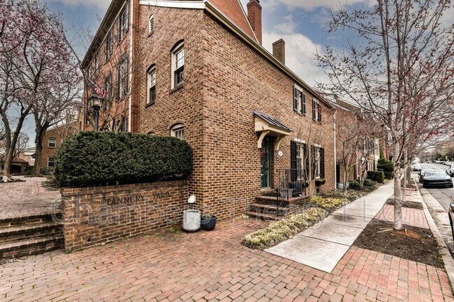 Building Photo - 509 S St Asaph St