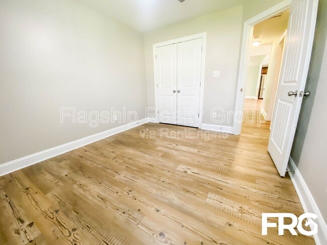 Building Photo - 203 Carew Dr