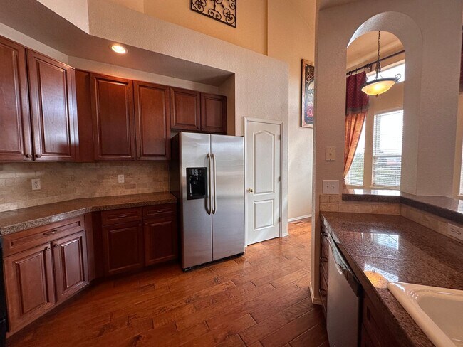 Building Photo - 2-Story in Pinecreek