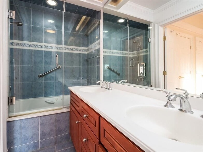 Building Photo - 22 Mt Vernon St