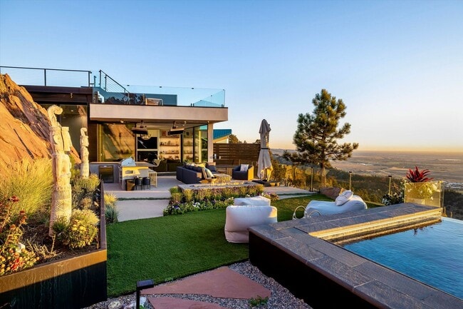 Building Photo - Private Foothills Sanctuary Minutes from Downtown | 5BD/4.5BA | Unlimited Views