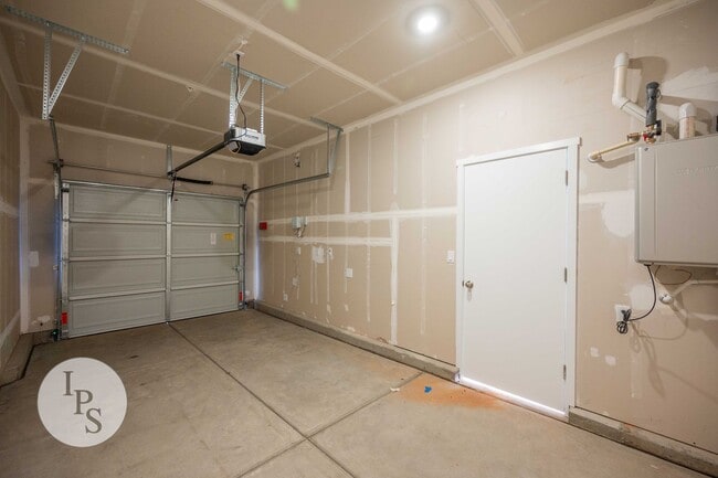 Building Photo - Riverstone Madera Home, 2BR/2BA – Numerous HOA Amenities!