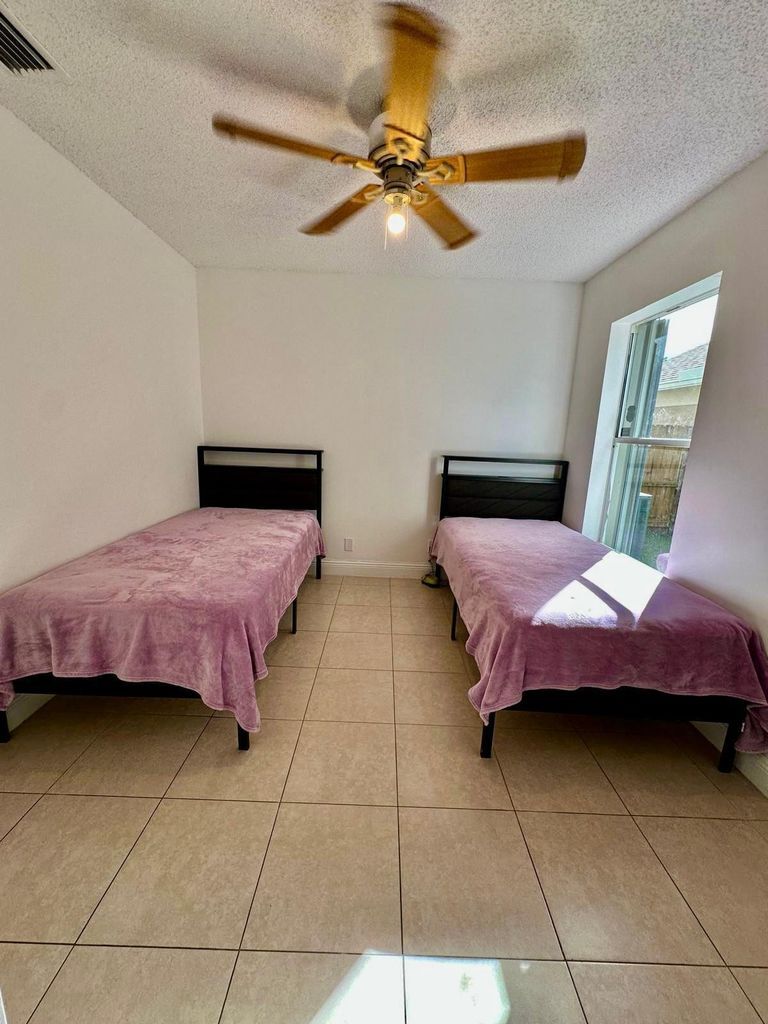 Building Photo - 22449 Middletown Dr