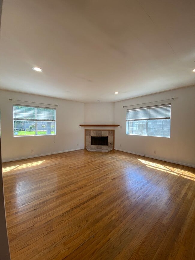 Building Photo - Charming Home in Covina