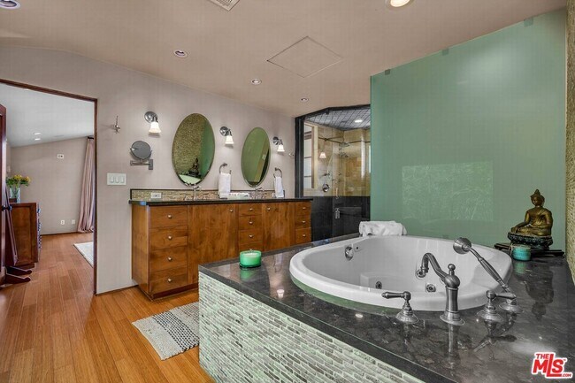 Building Photo - 4557 Saltillo St