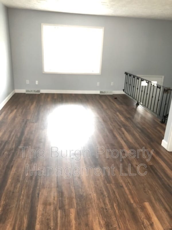 Building Photo - 103 Canterbury commons