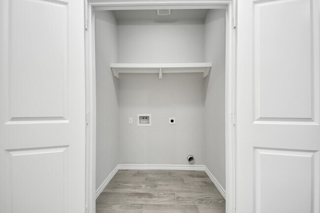 Building Photo - 382 Rd 5704