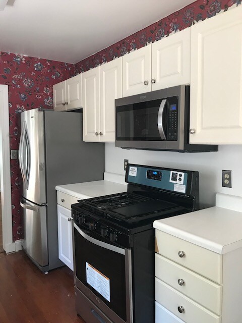 Building Photo - 228 W Nelson St