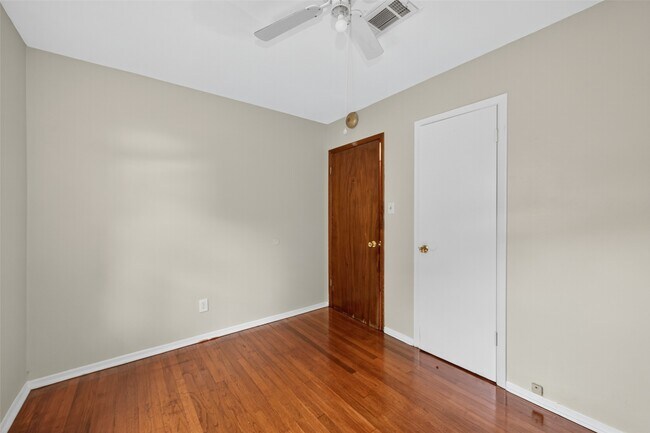 Building Photo - 3438 5th St