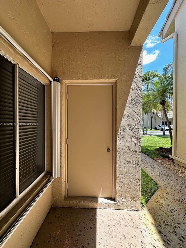 Building Photo - 16369 Malibu Dr