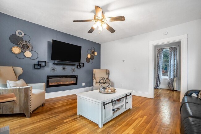 Building Photo - 5 Gordon Pl