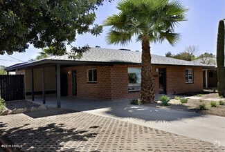 Building Photo - 2219 W Indianola Ave