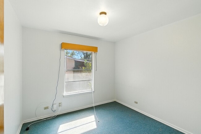 Building Photo - 6230 War Lodge Ln