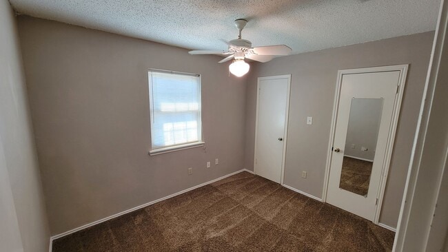 Building Photo - Awesome 3/2/1 with a carport in Wolfforth