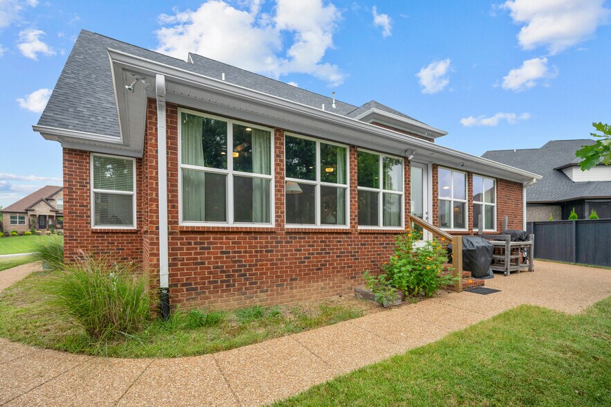 Building Photo - 1136 Secretariat Dr