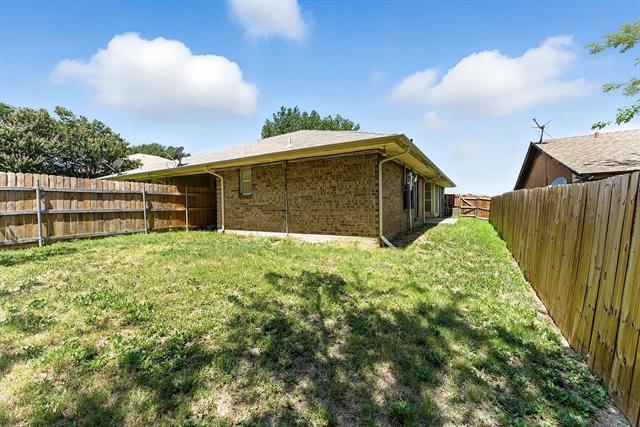 Building Photo - 6907 W Cleburne Rd