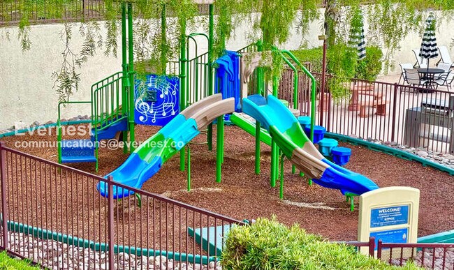 Building Photo - 3557 Paseo De Francisco