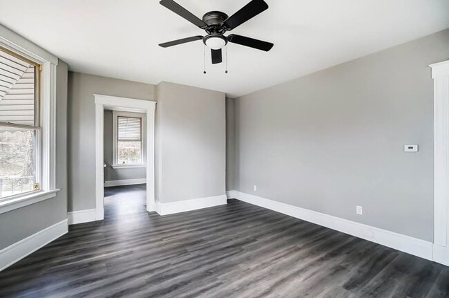 Building Photo - Updated 3 Bed 1 Bath in Price Hill!