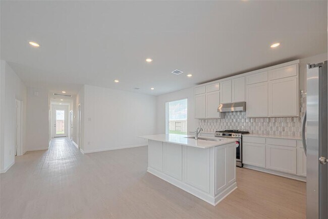 Building Photo - 6743 Iron Clover Dr