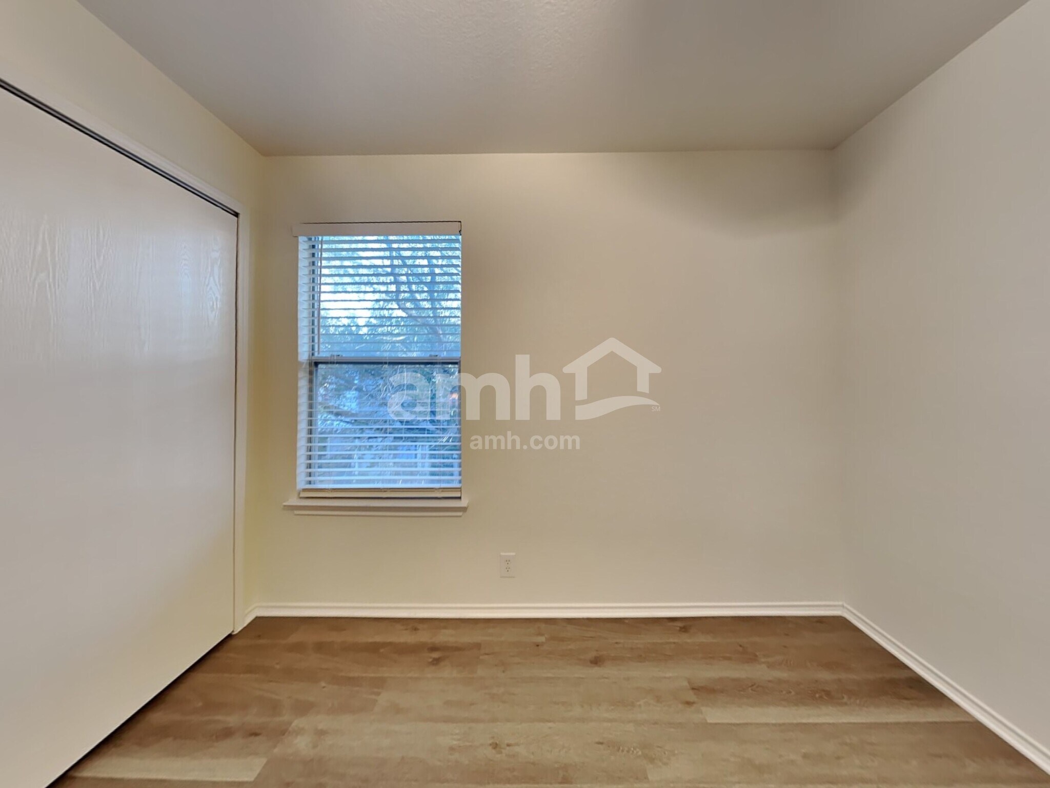 Building Photo - 825 Barrel Point